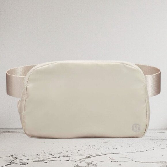 RARE! NEW Lululemon Everywhere Belt Bag (1L) - WHITE OPAL - Unisex Minimalist - Picture 1 of 11